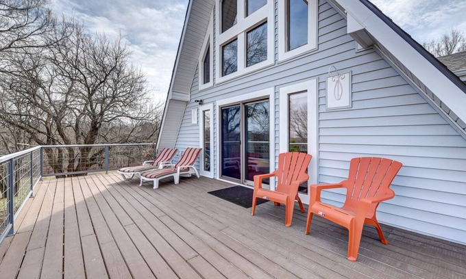 Vassar House | Lake Pomona - A Frame: Pet & Child Friendly Retreat
