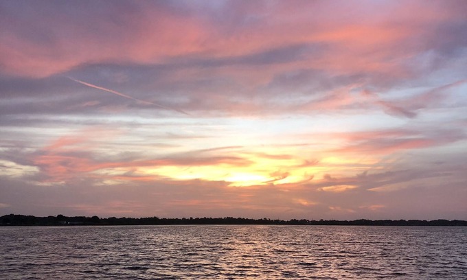 Winter Haven House | Pet-Friendly Lake Rochelle: Top-Rated Lakefront Retreat