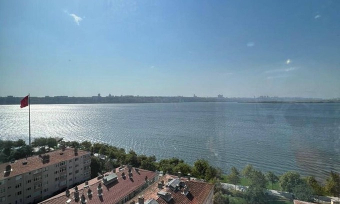 Kucukcekmece Apartment | Serene Lake & Sea View 2-Bedroom Family Apartment