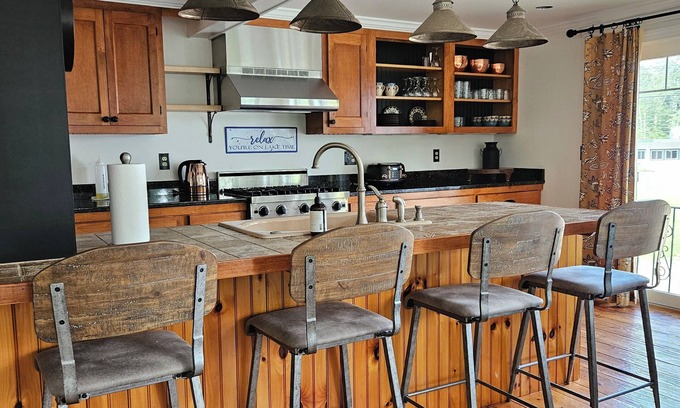 Shapleigh House | Bright & Cozy Lake Access Home with 10/10 Guest Rating