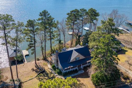 Milledgeville House | Waterfront Lake Sinclair Retreat with Dock and Kid-Friendly Fun