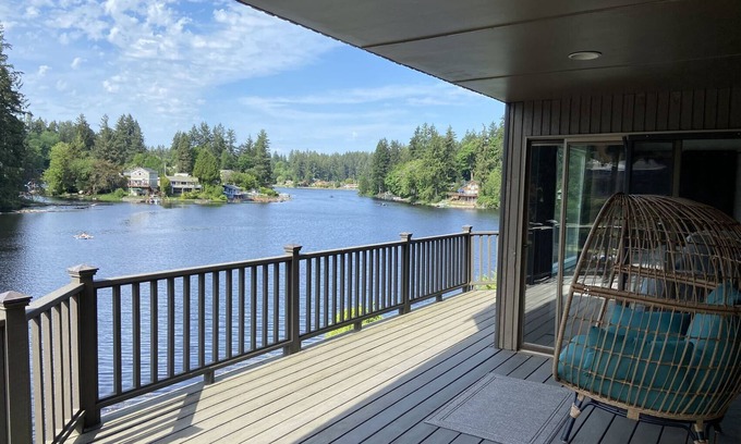 Lacey House | Lake St Clair Lakefront Oasis - Guest Rated 9.8/10