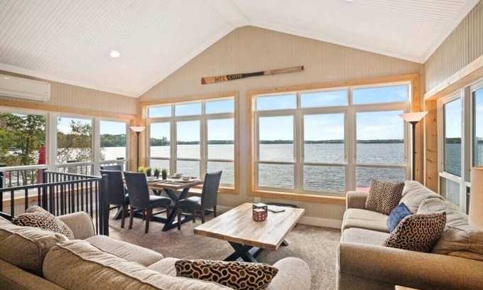 Annandale House | Lake Sylvia Cabin - Exceptional Waterfront Escape Awaiting You
