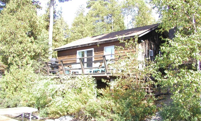 Temagami Resort | Lakeview Cottage #4 at Lake Temagami: Family-Friendly Retreat