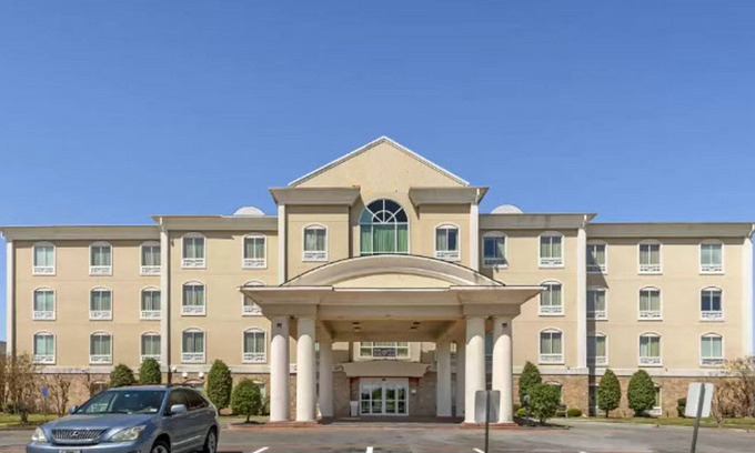 Denison Hotel | Comfort Inn & Suites Denison - Family-Friendly Getaway