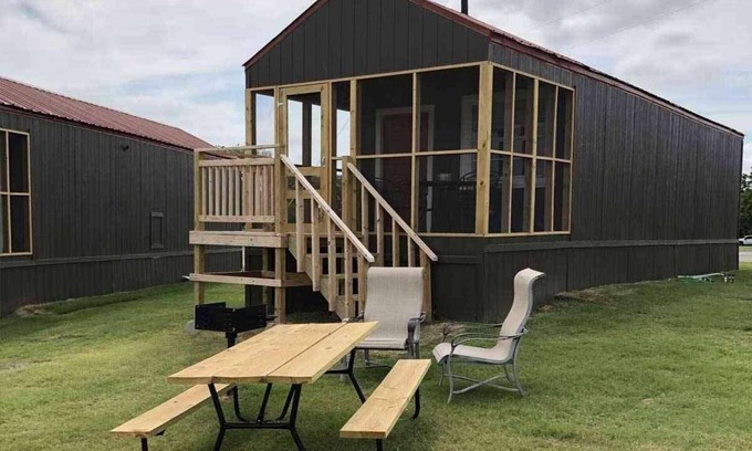 Mead Cabin | Scenic Lake Texoma Cabin with Kitchen and Lake Views