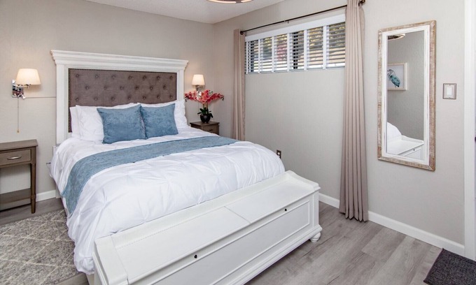 Osage Beach Condo | Couples Lakefront Getaway at "Lake Therapy" - 10/10 Rating!