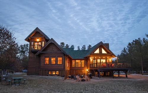 Nekoosa House | Seaside Escape at Lake Tower Lodge with Oceanfront Views