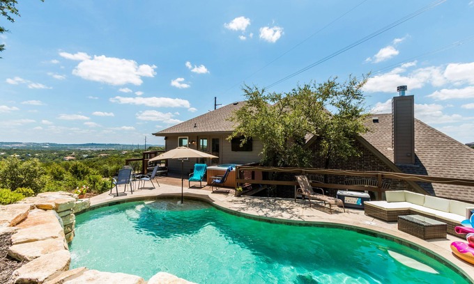 Travis Landing House | Relax at Lake Travis Acreage with Scenic Hilltop Views