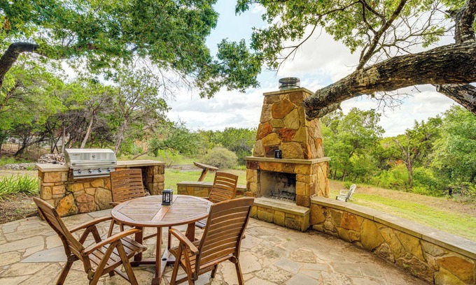 Leander House | Lake Travis Home Near Marina w/Spectacular Views!