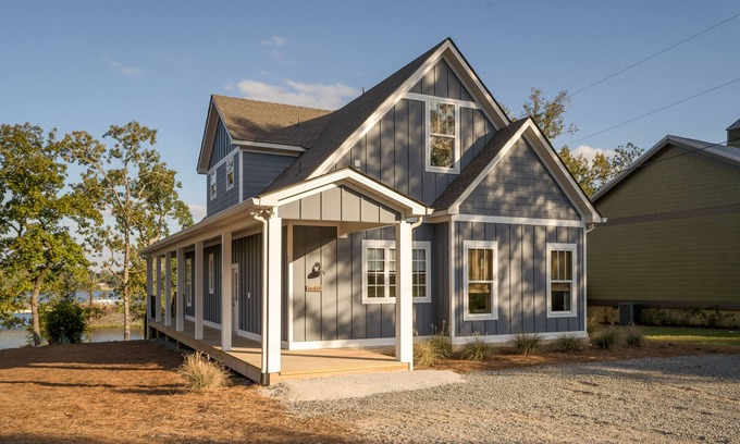 Samantha Cottage | Lake Tuscaloosa Getaway: Ideal for Football Enthusiasts!