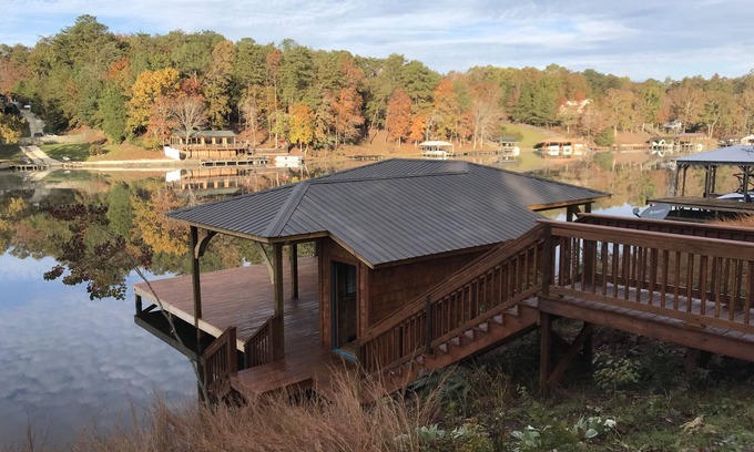 Northport House | Experience Lake Tuscaloosa Home with Scenic Dock & Pool