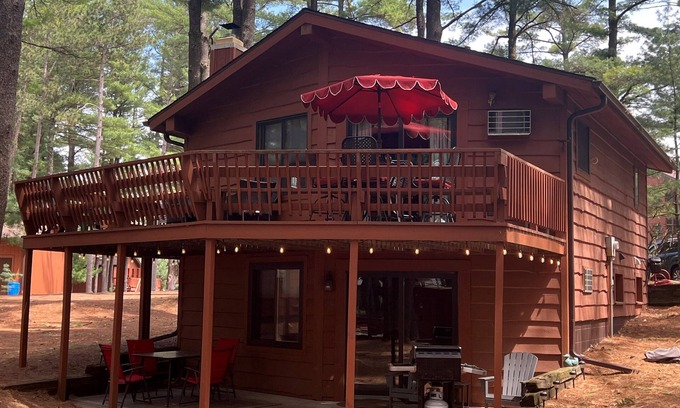 Lake Delton Cabin | Scenic Lake-View 2-Bedroom Cabin Home at Wisconsin Dells