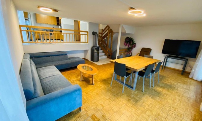 Goldswil Apartment | Scenic Lake View Apartment - Perfect for Your Getaway