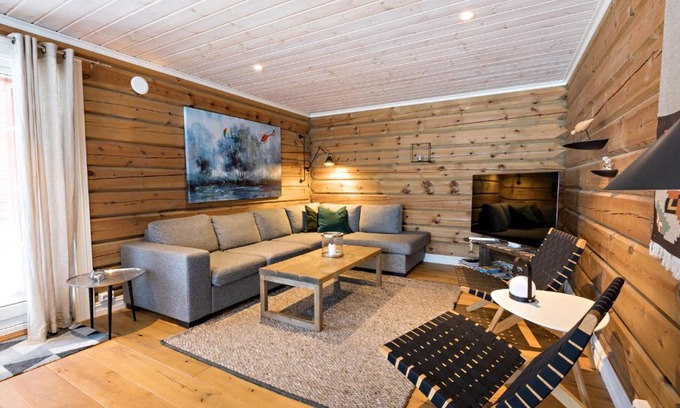 Sykkylven Apartment | Idyllic Lake View Apartment with 4 Bedrooms & Child-Friendly