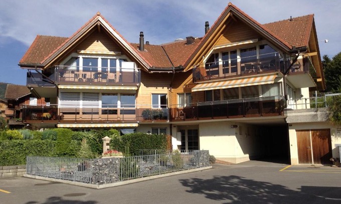 Faulensee Apartment | Beautiful Lake View Apartment - Rated 9.5/10 & Pet Friendly