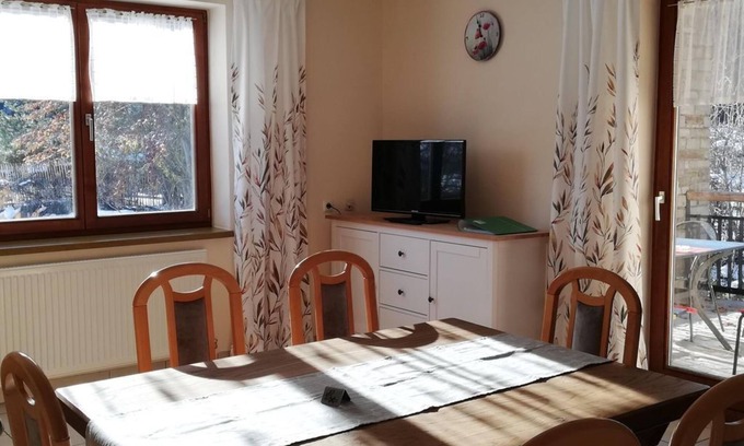 Weissenbach Apartment | Scenic Lake View Apartment with Spa & Kitchen at Abenteuerhof