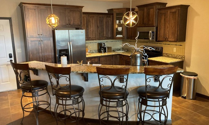 Spirit Lake Condo | Top-Rated Lake-View Condo in Bridges Bay with Great Amenities