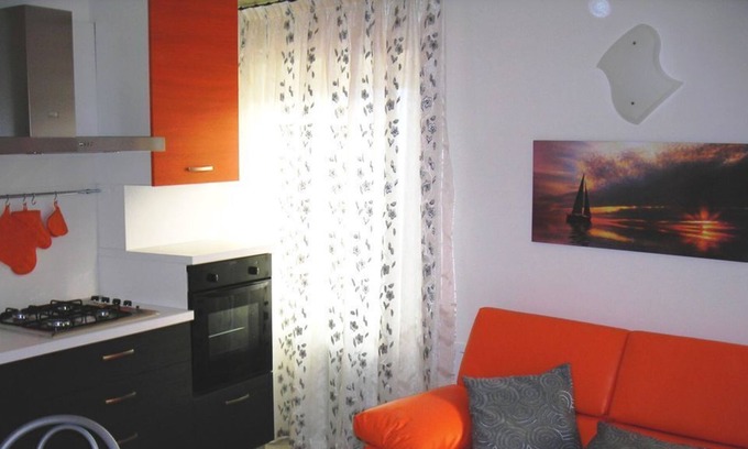 Revo House | Scenic Lake View Apartment with Complimentary Breakfast