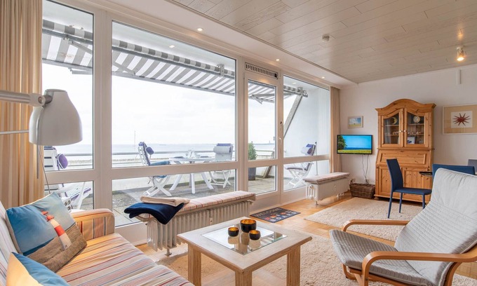 Schilksee Apartment | Unforgettable Lake View Retreat in Germany - 10/10 Rated