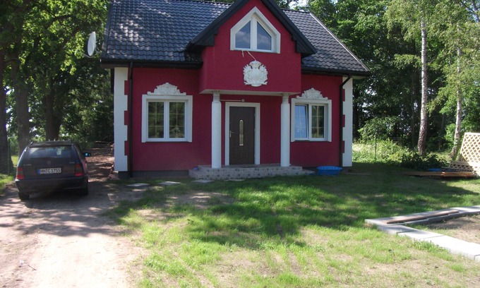 Nowe Warpno House | Scenic Lake View Holiday Home for 10 with Free Amenities