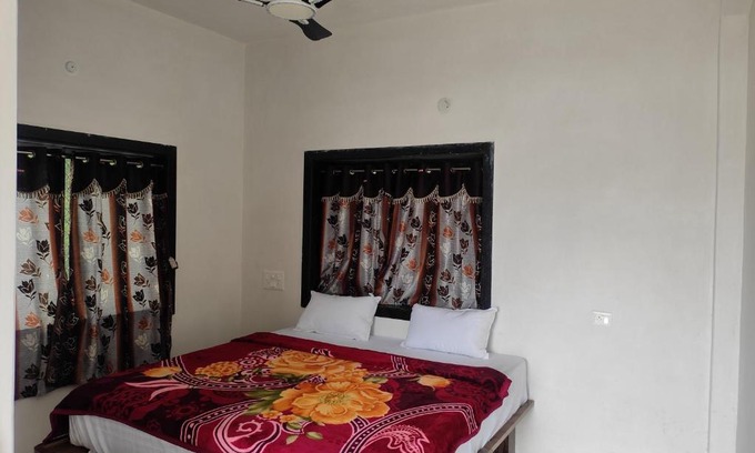 Kumbhalgarh House | Scenic Lake View Hotel: Family-Friendly Retreat Awaits