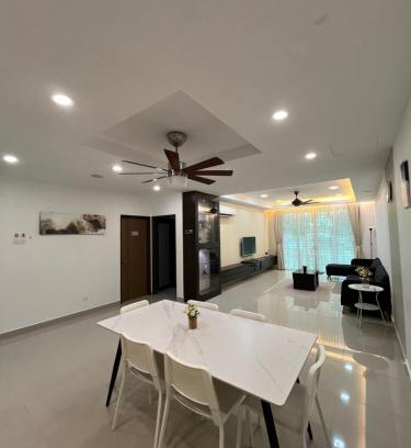 Puchong House | Tranquil Lake-View House with Family and Pet-Friendly Vibes