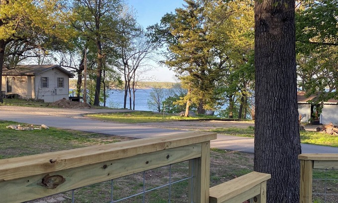 Disney Cottage | Lake View Retreat Near Disney with Family-Friendly Amenities