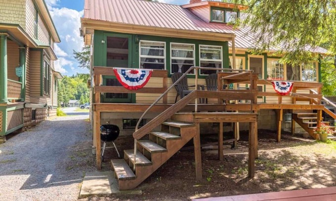 Inlet Cottage | Scenic Lake View Cottages at Stiefvater's for Families