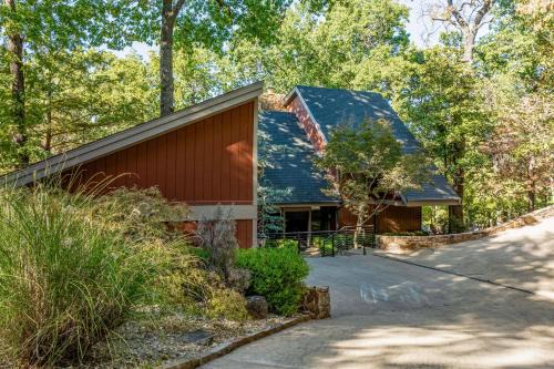 Afton House | Relaxing Pelican Point Retreat with Lake Views & Spa Access
