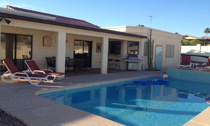 Lake Havasu City House | Inviting Lake View Pool with 9.8/10 Guest Rating