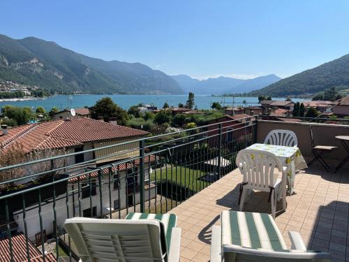Paratico Apartment | Scenic Lake View Terrace with 8.5/10 Guest Rating
