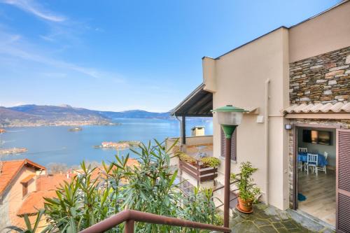 Someraro House | Discover Lake View Terrace with Family and Pets Welcome
