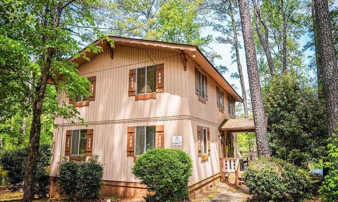 Pine Mountain Ski Chalet | Relax at Lake View Vacation: 1 Mile from Callaway Gardens