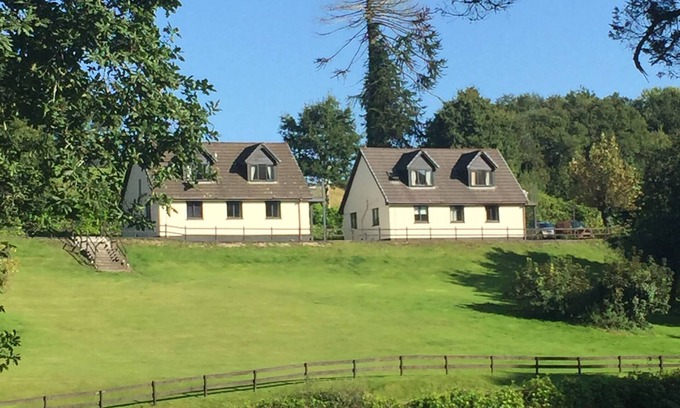 Liskeard Villa | Scenic Lake View Villa - Rosecraddoc Manor, 4 Star Stay