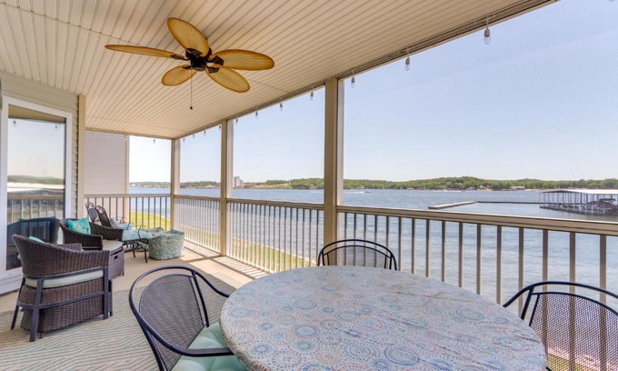 Village of Four Seasons Apartment | Idyllic Lake of the Ozarks Waterfront Condo with Scenic Views