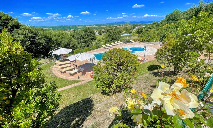 Montefiascone Villa | Exclusive Villa with Lake Views, Pool & Jacuzzi for 24