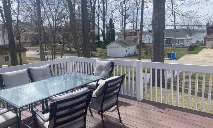Manitou Beach-Devils Lake House | Unforgettable Lake Views and Family-Friendly Amenities