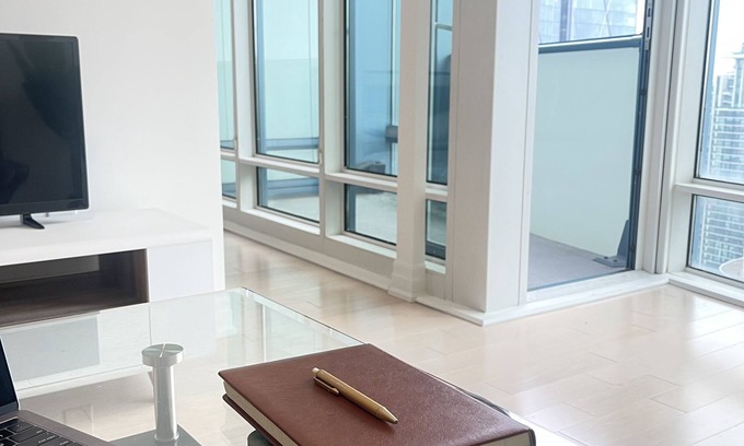 St. Lawrence Condo | Scenic Lake Views from High Floor 1 Bed + Den Retreat