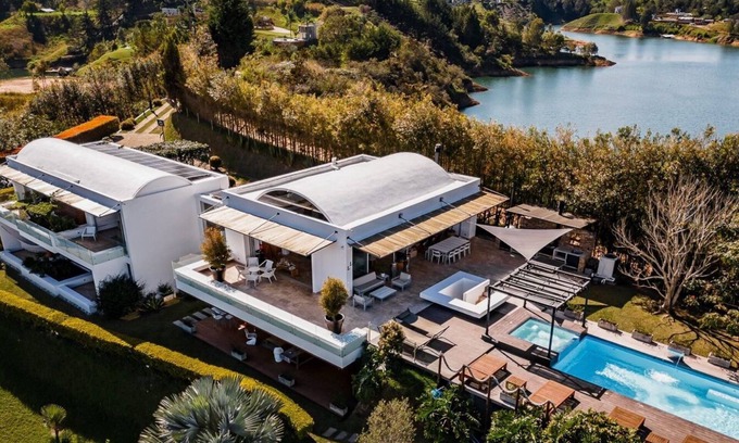 El Penol Villa | Lake Villa, una Extraordinaria Mansión con una Vista Increible