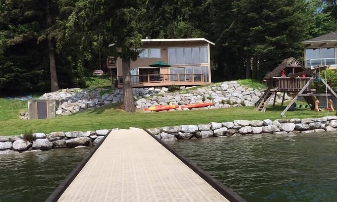 Bellingham Cabin | Waterfront Cabin on Lake Whatcom: Pet-Friendly Retreat