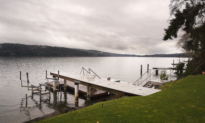 Silver Beach House | Lake Whatcom Getaway: Private Dock & Spa Access Awaits!