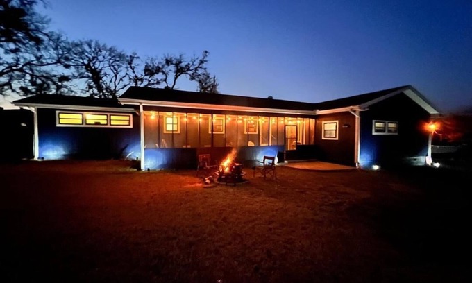 Lake Whitney House | Book Lake Whitney: Fellowship Lake House with Family-Friendly Amenities
