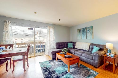 Gilford Apartment | Kid-Friendly Lake Winnipesaukee Retreat with Pool Access