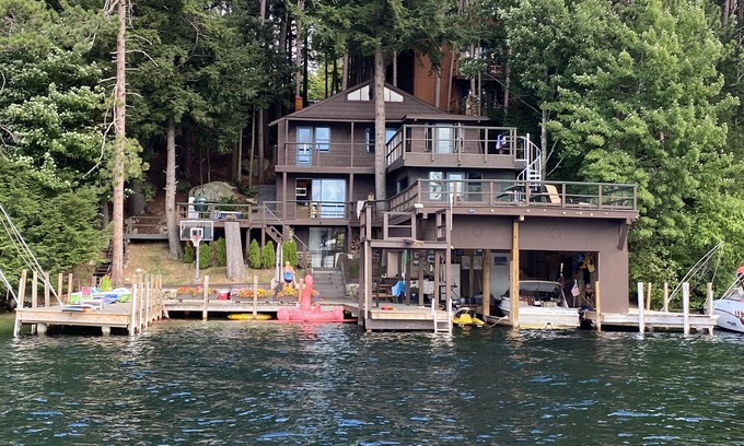 West Alton House | Family-Friendly Retreat by Lake Winnipesaukee Near Gunstock