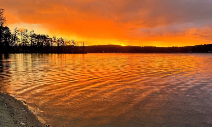 Lochmere House | Lake Winnisquam 4BR/3.5BA- Year-Round Fun for Families and Groups