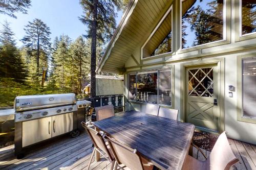 Roslyn Ridge House | Family-Friendly Getaway at Lakedale Lodge Awaits You