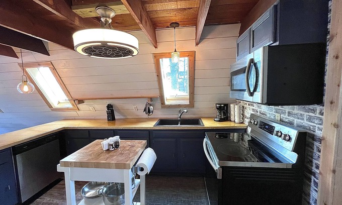 Hoyt Cabin | Experience LakeFire Cabin: Modern A-Frame by the Water