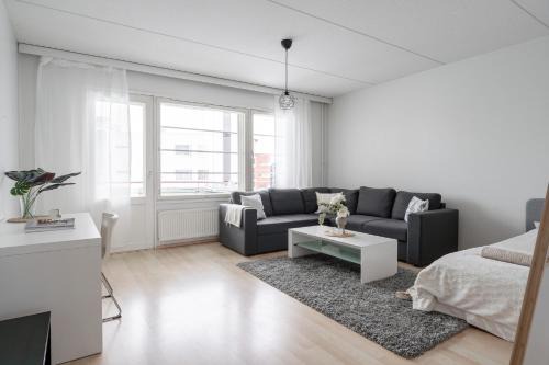 Jyvaskyla Apartment | Lakefront 2BR Home with Sauna near Railway Station & Downtown