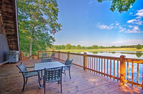 Columbia House | Lakefront A-Frame Cabin with Family and Pet-Friendly Perks